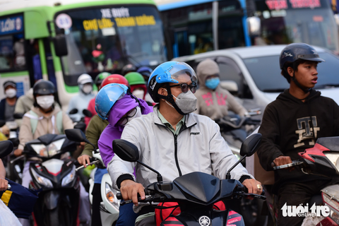Thời tiết hôm nay 30-4: Miền Bắc mưa dông, miền Nam oi nóng - Ảnh 1. Hôm nay thời tiết Nam Bộ ngày nắng, chiều tối mưa vài nơi - Ảnh: DUYÊN PHAN