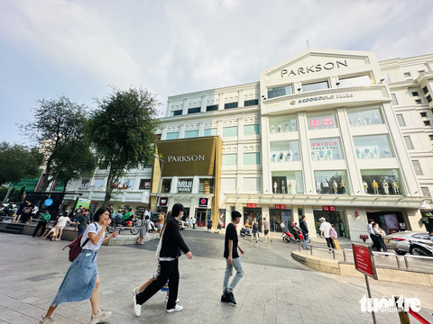 Parkson phá sản, nhà bán lẻ thuê trong Parkson về đâu? - Ảnh 1. Parkson phá sản, nhà bán lẻ thuê trong Parkson về đâu? - Ảnh 1.