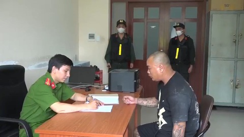 Công an TP.HCM bắt nhóm cháu ruột của đàn em Năm Cam thu tiền bảo kê ở chợ Bình Điền - Ảnh 4. Công an TP.HCM bắt nhóm cháu ruột của đàn em Năm Cam thu tiền bảo kê ở chợ Bình Điền - Ảnh 4.