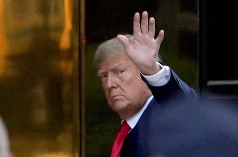 Vì sao phiên tòa xét xử ông Trump cấm mang thiết bị điện tử? - Ảnh 1. Vì sao phiên tòa xét xử ông Trump cấm mang thiết bị điện tử? - Ảnh 1.