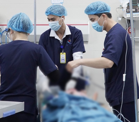 Phản vệ mức độ nặng vì uống rượu sau hai ngày xuất viện - Ảnh 1. Phản vệ mức độ nặng vì uống rượu sau hai ngày xuất viện - Ảnh 1.