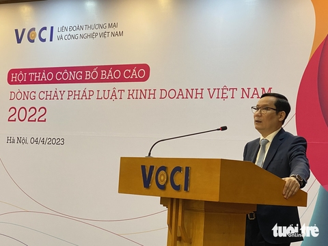 Luật này ‘đá’ luật kia đang làm khổ doanh nghiệp - Ảnh 1. Luật này ‘đá’ luật kia đang làm khổ doanh nghiệp - Ảnh 1.