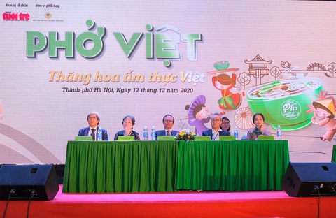 Cuộc thi đi tìm người nấu phở ngon - Ảnh: Nam Trần Cuộc thi Đi tìm người nấu phở ngon - Ảnh: Nam Trần