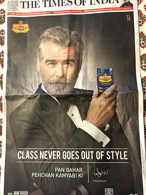 Tài tử Hollywood Pierce Brosman cáo buộc nhà sản xuất PanBahar đã vi phạm hợp đồng với ông khi dùng hình ảnh ông như một đại sứ thương hiệu cho toàn bộ dòng sản phẩm của họ- Ảnh: Hindu