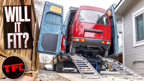 Thử thách nhét ô tô Suzuki vào Mercedes-Benz, kết quả kinh ngạc - Ảnh 1. Thử thách nhét ô tô Suzuki vào Mercedes-Benz, kết quả kinh ngạc - Ảnh 1.