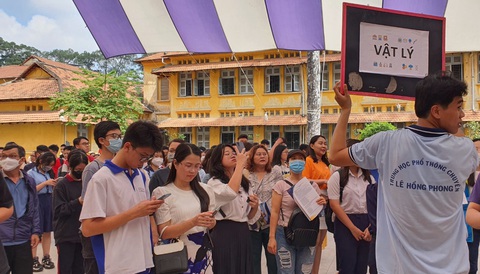 TP.HCM: Học sinh lớp 9 đăng ký thi vào lớp 10 từ ngày 10-4 - Ảnh 1.