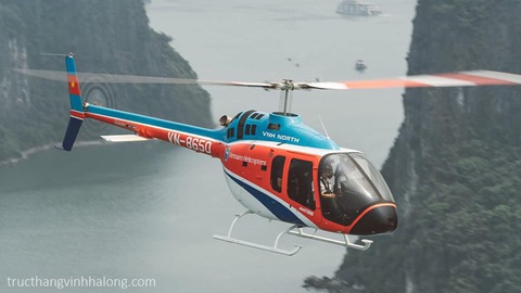 Rơi máy bay trực thăng chở khách ngắm vịnh Hạ Long, 5 người gặp nạn - Ảnh 1. Rơi máy bay trực thăng chở khách ngắm vịnh Hạ Long, 5 người gặp nạn - Ảnh 1.