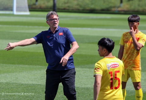 HLV Philippe Troussier: U22 Việt Nam sẽ giải quyết từng trận - Ảnh 1. HLV Philippe Troussier: U22 Việt Nam sẽ giải quyết từng trận - Ảnh 1.