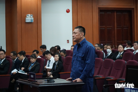 Trùm buôn lậu xăng dầu khai được tướng Vũ Hồng Văn vận động đầu thú - Ảnh 1. Trùm buôn lậu xăng dầu khai được tướng Vũ Hồng Văn vận động đầu thú - Ảnh 1.