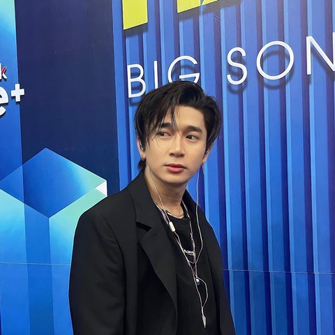 Chi Dân ‘leo’ top xu hướng sau màn livestream khóc lóc, xin lỗi - Ảnh 3. Chi Dân ‘leo’ top xu hướng sau màn livestream khóc lóc, xin lỗi - Ảnh 3.