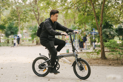 ‘20 triệu có thể mua xe máy, nhưng tôi chọn xe đạp điện’ - Ảnh 1. ‘20 triệu có thể mua xe máy, nhưng tôi chọn xe đạp điện’ - Ảnh 1.