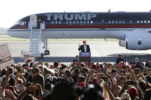 Bên trong máy bay dát vàng trị giá 100 triệu USD của Donald Trump: Tiện nghi hạng nhất - Ảnh 3. Bên trong máy bay dát vàng trị giá 100 triệu USD của Donald Trump: Tiện nghi hạng nhất - Ảnh 3.