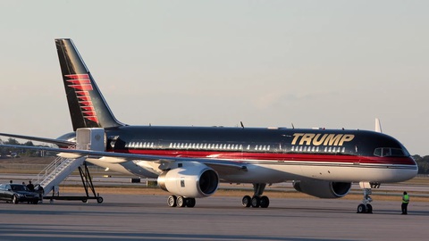 Bên trong máy bay dát vàng trị giá 100 triệu USD của Donald Trump: Tiện nghi hạng nhất - Ảnh 4. Bên trong máy bay dát vàng trị giá 100 triệu USD của Donald Trump: Tiện nghi hạng nhất - Ảnh 4.