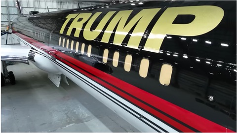 Bên trong máy bay dát vàng trị giá 100 triệu USD của Donald Trump: Tiện nghi hạng nhất - Ảnh 9. Bên trong máy bay dát vàng trị giá 100 triệu USD của Donald Trump: Tiện nghi hạng nhất - Ảnh 9.
