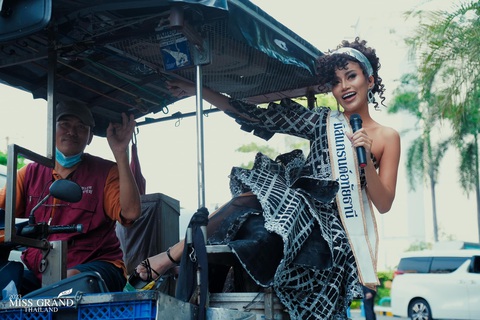 Dàn hậu Miss Grand Thailand tiếp tục hóa chiến thần làm lố - Ảnh 2. Dàn hậu Miss Grand Thailand tiếp tục hóa chiến thần làm lố - Ảnh 2.