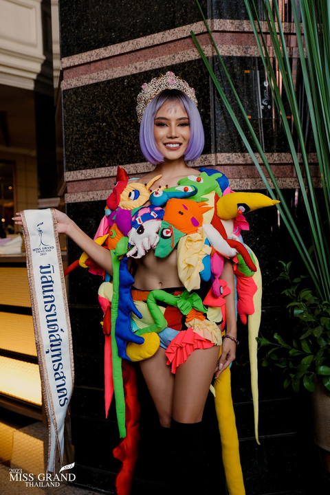 Dàn hậu Miss Grand Thailand tiếp tục hóa chiến thần làm lố - Ảnh 10. Dàn hậu Miss Grand Thailand tiếp tục hóa chiến thần làm lố - Ảnh 10.
