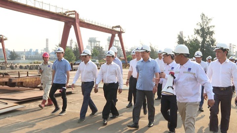 Nhà máy đóng tàu Dung Quất chìm trong thua lỗ, mắc nợ 7.440 tỉ đồng - Ảnh 3. Nhà máy đóng tàu Dung Quất chìm trong thua lỗ, mắc nợ 7.440 tỉ đồng - Ảnh 3.
