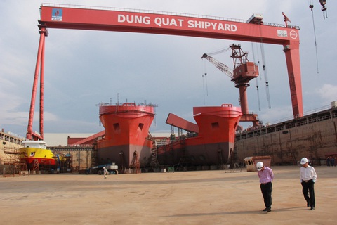 Nhà máy đóng tàu Dung Quất chìm trong thua lỗ, mắc nợ 7.440 tỉ đồng - Ảnh 1. Nhà máy đóng tàu Dung Quất chìm trong thua lỗ, mắc nợ 7.440 tỉ đồng - Ảnh 1.