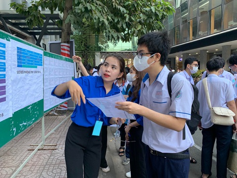Thí sinh, phụ huynh sốt ruột vì chưa biết điểm thi đánh giá năng lực - Ảnh 1. Thí sinh, phụ huynh sốt ruột vì chưa biết điểm thi đánh giá năng lực - Ảnh 1.