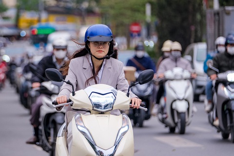 Thời tiết miền Bắc se lạnh từ ngày mai, miền Nam tiếp tục nắng nóng - Ảnh 1. Thời tiết miền Bắc se lạnh từ ngày mai, miền Nam tiếp tục nắng nóng - Ảnh 1.