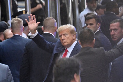 Ông Trump đến tòa sớm cả tiếng - Ảnh 3. Ông Trump đến tòa sớm cả tiếng - Ảnh 3.