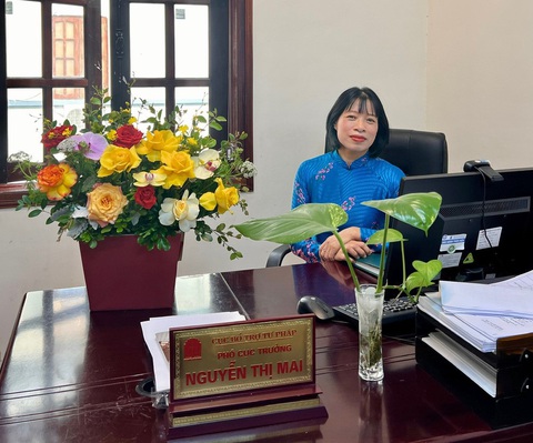 Theo quy định tại khoản 2 Điều 38, khoản 2 Điều 39 Luật Đấu giá tài sản thì "tổ chức đấu giá tài sản bán hồ sơ tham gia đấu giá, tiếp nhận hồ sơ tham gia đấu giá trong giờ hành chính, liên tục kể từ ngày niêm yết việc đấu giá tài sản cho đến trước ngày mở cuộc đấu giá 02 ngày Theo quy định tại khoản 2 Điều 38, khoản 2 Điều 39 Luật Đấu giá tài sản thì "tổ chức đấu giá tài sản bán hồ sơ tham gia đấu giá, tiếp nhận hồ sơ tham gia đấu giá trong giờ hành chính, liên tục kể từ ngày niêm yết việc đấu giá tài sản cho đến trước ngày mở cuộc đấu giá 02 ngày