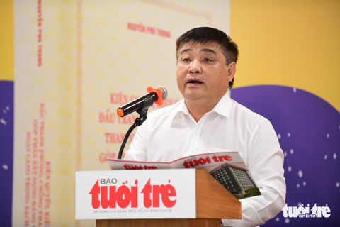 Sáng nay tọa đàm Người trẻ có sợ trách nhiệm? - Ảnh 2. Nhà báo Lê Thế Chữ - tổng biên tập báo Tuổi Trẻ - phát biểu mở đầu tọa đàm - Ảnh: QUANG ĐỊNH