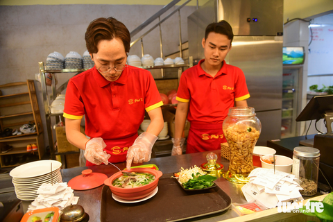 Phở S: Vừa start-up đã nhắm nhượng quyền ra nước ngoài - Ảnh 3. Phở S: Vừa start-up đã nhắm nhượng quyền ra nước ngoài - Ảnh 3.
