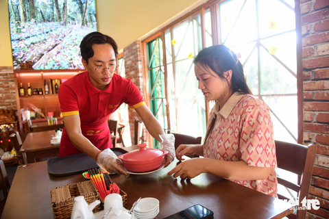 Phở S: Vừa start-up đã nhắm nhượng quyền ra nước ngoài - Ảnh 4. Phở S: Vừa start-up đã nhắm nhượng quyền ra nước ngoài - Ảnh 4.