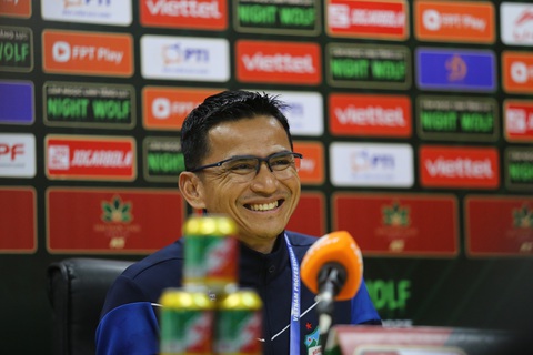 HLV Kiatisak: Ông Troussier hỏi ý kiến tôi về U23 Việt Nam - Ảnh 1. HLV Kiatisak: Ông Troussier hỏi ý kiến tôi về U23 Việt Nam - Ảnh 1.