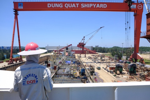 Dù tái cấu trúc mạnh mẽ, Nhà máy đóng tàu Dung Quất vẫn lỗ 2.600 tỉ đồng, vì sao? - Ảnh 2. Dù tái cấu trúc mạnh mẽ, Nhà máy đóng tàu Dung Quất vẫn lỗ 2.600 tỉ đồng, vì sao? - Ảnh 2.