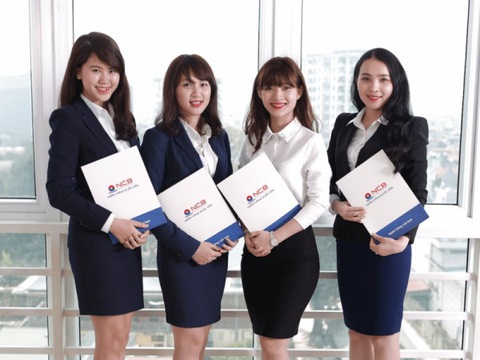 7 Điều ứng viên cần biết về vị trí Giao dịch viên (Phần 1) - Ảnh 3. Đội ngũ Giao dịch viên năng động và trẻ trung - Ảnh: Internet
