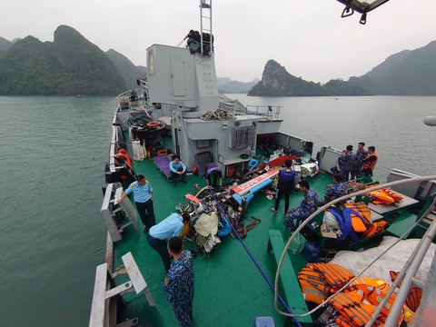 Nhà sản xuất máy bay sẽ tham gia điều tra vụ trực thăng rơi ở vịnh Hạ Long - Ảnh 1. Nhà sản xuất máy bay sẽ tham gia điều tra vụ trực thăng rơi ở vịnh Hạ Long - Ảnh 1.