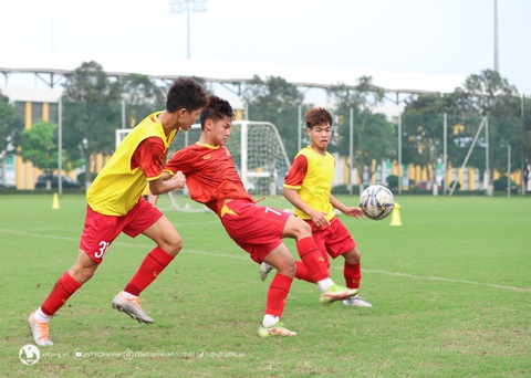 U17 Việt Nam rèn giũa kỹ lưỡng cho vòng chung kết châu Á 2023 - Ảnh 3. U17 Việt Nam rèn giũa kỹ lưỡng cho vòng chung kết châu Á 2023 - Ảnh 3.