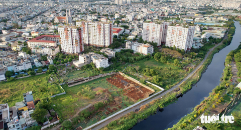 Khốn đốn vì chủ đầu tư chung cư ngưng làm dự án ở TP.HCM - Ảnh 1. Khốn đốn vì chủ đầu tư chung cư ngưng làm dự án ở TP.HCM - Ảnh 1.