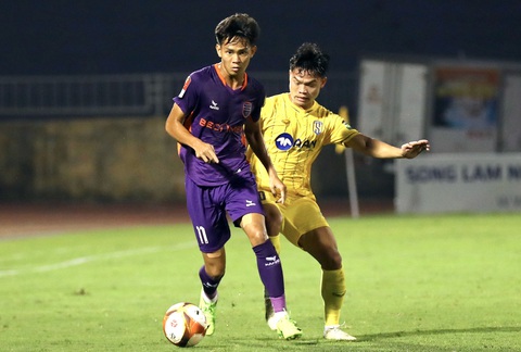 Bùi Vĩ Hào ghi điểm với HLV Philippe Troussier trước SEA Games 32 - Ảnh 2. Bùi Vĩ Hào ghi điểm với HLV Philippe Troussier trước SEA Games 32 - Ảnh 2.