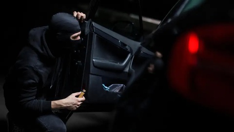 Trộm xe có thể mở cửa bằng... đèn pha - Ảnh 1. Trộm xe có thể mở cửa bằng... đèn pha - Ảnh 1.