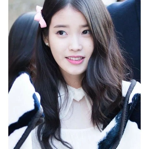 IU vượt Song Hye Kyo nhận cát sê phim cao nhất gây tranh cãi - Ảnh 1. IU vượt Song Hye Kyo nhận cát sê phim cao nhất gây tranh cãi - Ảnh 1.