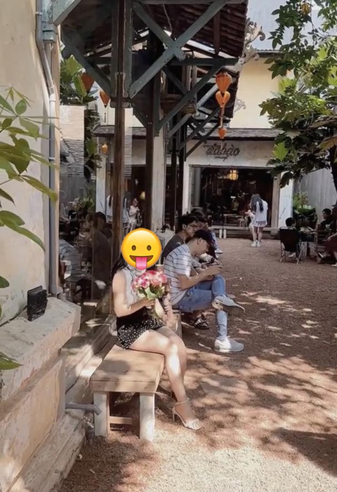 Đi một bước chân gặp 10 Lưu Diệc Phi pha-ke kiểu... - Ảnh 7. Đi một bước chân gặp 10 Lưu Diệc Phi pha-ke kiểu... - Ảnh 7.