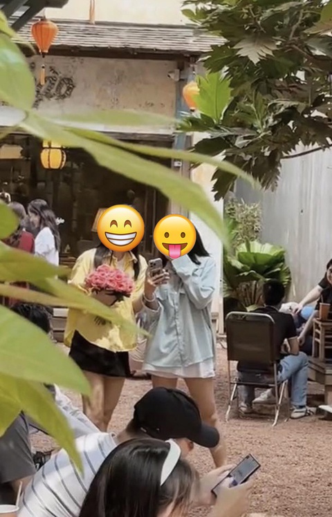 Đi một bước chân gặp 10 Lưu Diệc Phi pha-ke kiểu... - Ảnh 10. Đi một bước chân gặp 10 Lưu Diệc Phi pha-ke kiểu... - Ảnh 10.