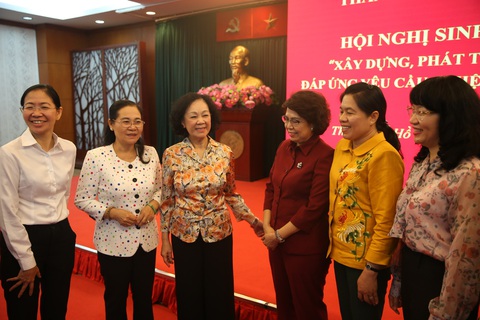 Bà Trương Thị Mai: Cán bộ nữ đừng vào vì cơ cấu mà hãy bằng giá trị thực của mình - Ảnh 1. Bà Trương Thị Mai: Cán bộ nữ đừng vào vì cơ cấu mà hãy bằng giá trị thực của mình - Ảnh 1.