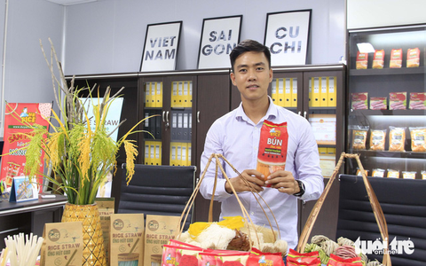Khởi nghiệp vì tự ái thay bánh tráng Việt - Ảnh 1. Khởi nghiệp vì tự ái thay bánh tráng Việt - Ảnh 1.