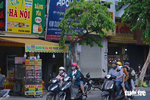 Những con đường san sát bánh mì ở Sài Gòn - Ảnh 10. Những con đường san sát bánh mì ở Sài Gòn - Ảnh 10.