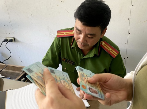 Vì sao đề xuất đổi căn cước công dân thành thẻ căn cước? - Ảnh 1. Vì sao đề xuất đổi căn cước công dân thành thẻ căn cước? - Ảnh 1.