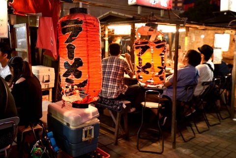 Chủ quán cấm khách dùng điện thoại di động khi đang ăn mì ramen - Ảnh 1. Chủ quán cấm khách dùng điện thoại di động khi đang ăn mì ramen - Ảnh 1.