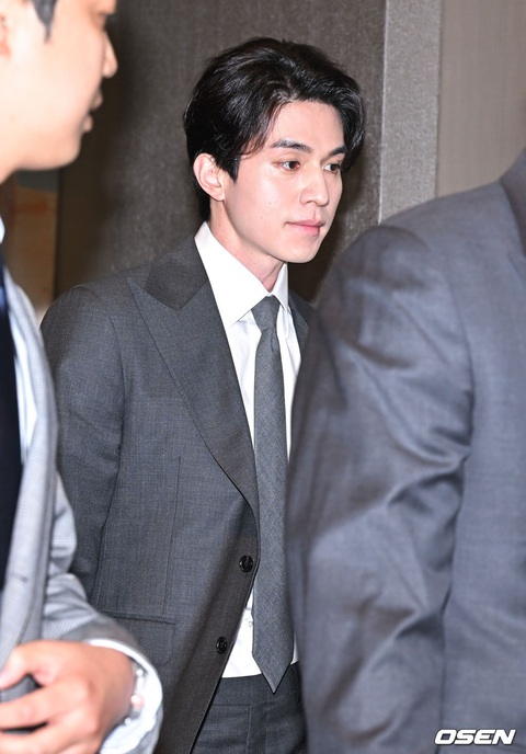 Dàn sao Hàn nô nức dự đám cưới Lee Seung Gi mà ngỡ như lễ trao giải - Ảnh 4. Dàn sao Hàn nô nức dự đám cưới Lee Seung Gi mà ngỡ như lễ trao giải - Ảnh 4.