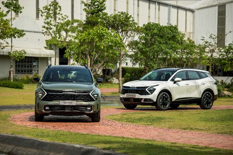 Kia ưu đãi 100% phí trước bạ trong tháng 4-2023 - Ảnh 3. Kia Sportage là mẫu xe bán chạy nhất năm 2022 của Kia trên toàn cầu cũng nhận được ưu đãi 100% phí trước bạ