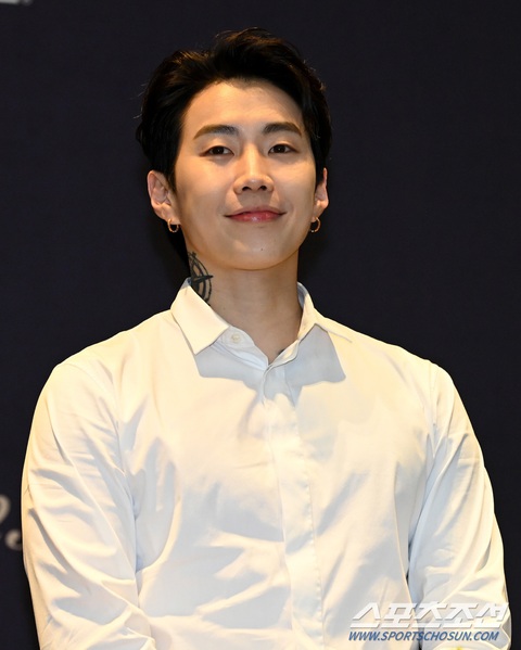 Dàn sao Hàn nô nức dự đám cưới Lee Seung Gi mà ngỡ như lễ trao giải - Ảnh 8. Dàn sao Hàn nô nức dự đám cưới Lee Seung Gi mà ngỡ như lễ trao giải - Ảnh 8.