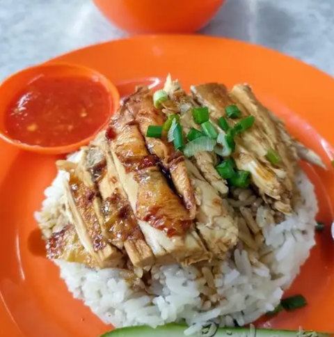 Giá cơm gà rẻ như biếu không, ông chủ nói: Bán cho vui ấy mà! - Ảnh 3. Giá cơm gà rẻ như biếu không, ông chủ nói: Bán cho vui ấy mà! - Ảnh 3.