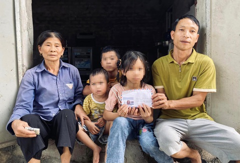 Tấm lòng của gia đình có ba con gặp nạn trong vụ nổ gara ô tô - Ảnh 1. Tấm lòng của gia đình có ba con gặp nạn trong vụ nổ gara ô tô - Ảnh 1.